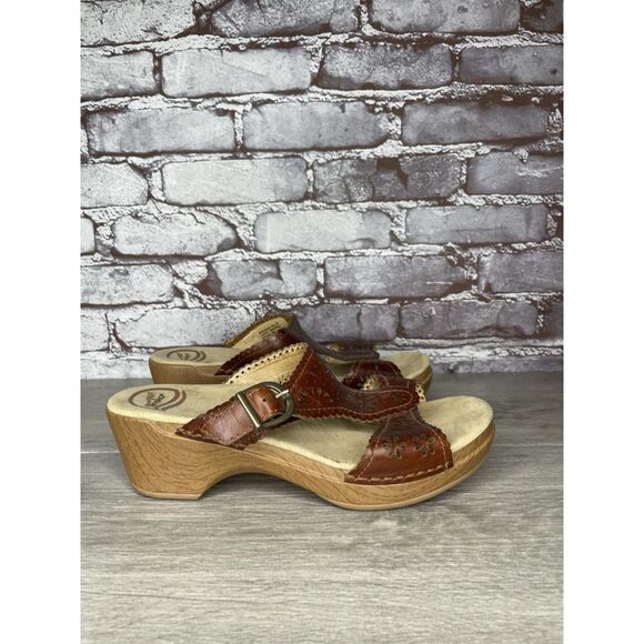 Dansko Sapphire Brown Leather Lacy Cutout Slides Sandals Women’s Sz 39EU/8.5M US - Picture 13 of 16